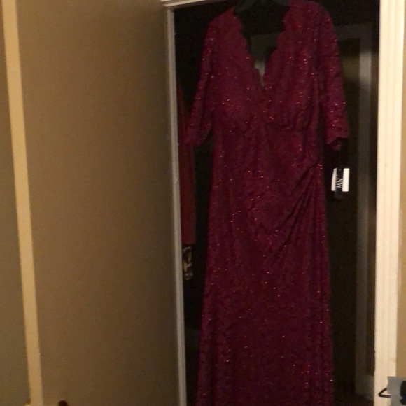 Mother of the Bride/Groom Dress - Picture 4 of 4